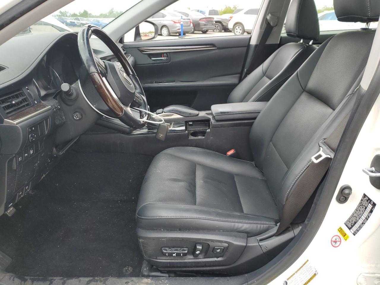 2016 Lexus ES - Image 7