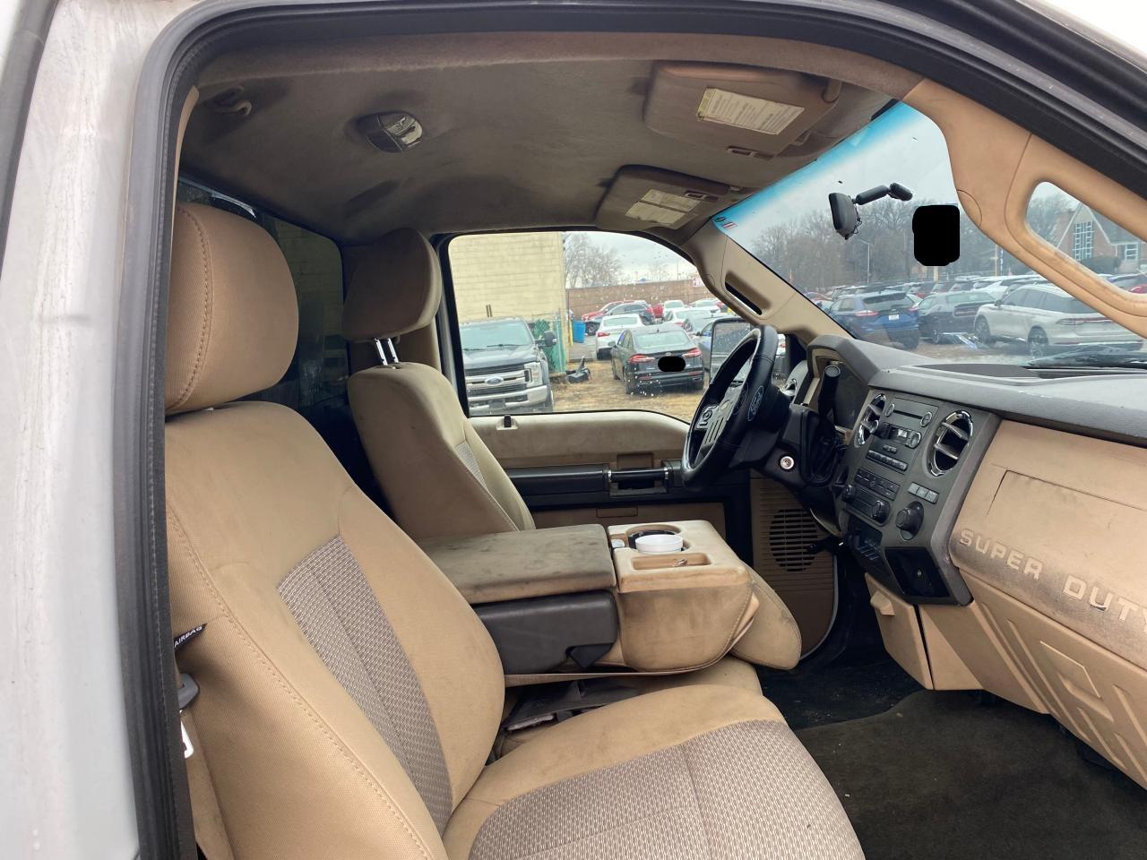 2011 Ford F550 - Image 5