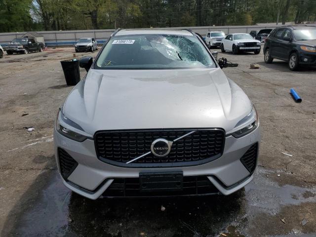  VOLVO XC60 PLUS 2024 Серебристый