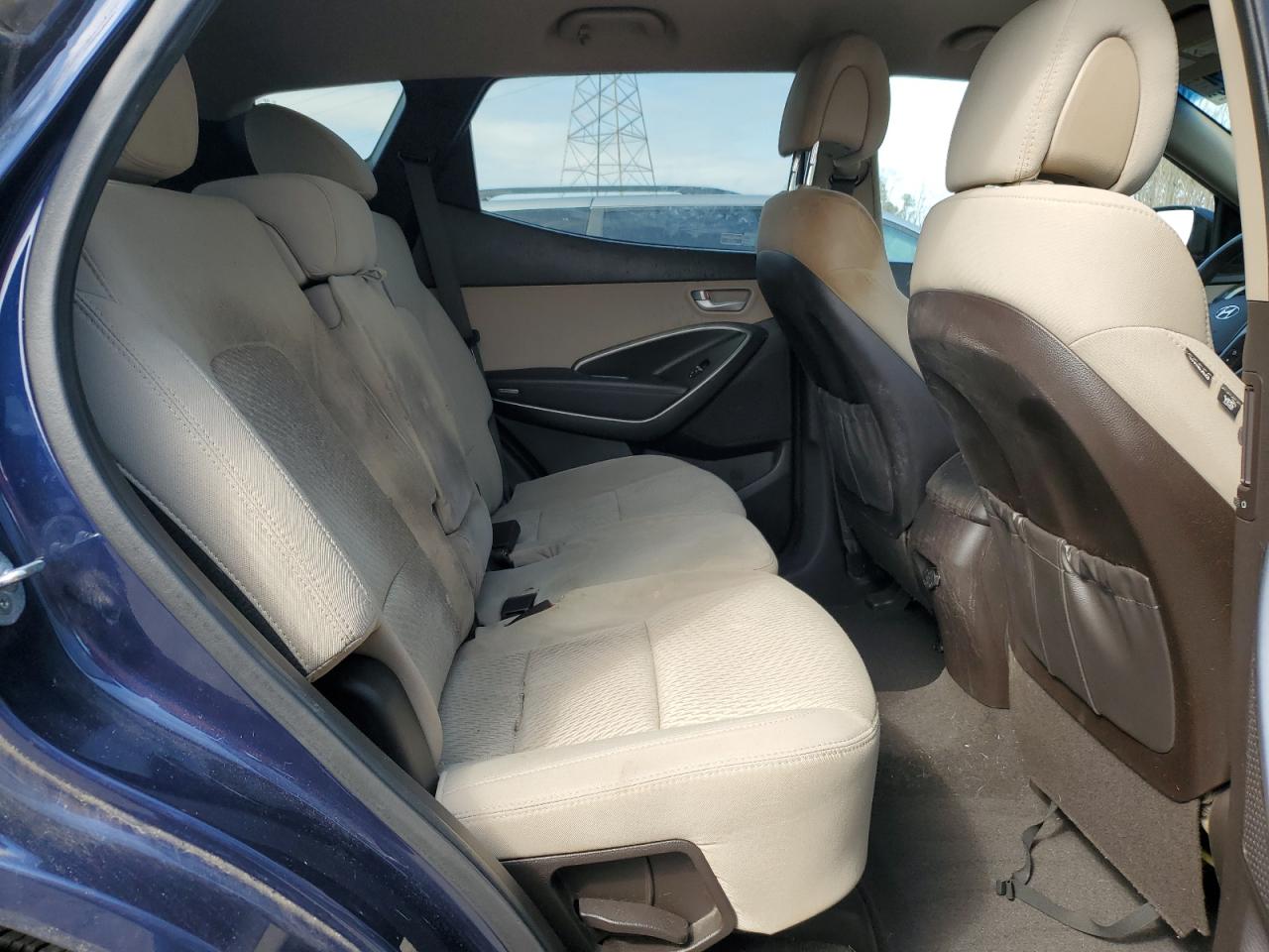 2017 Hyundai Santa Fe - Image 11