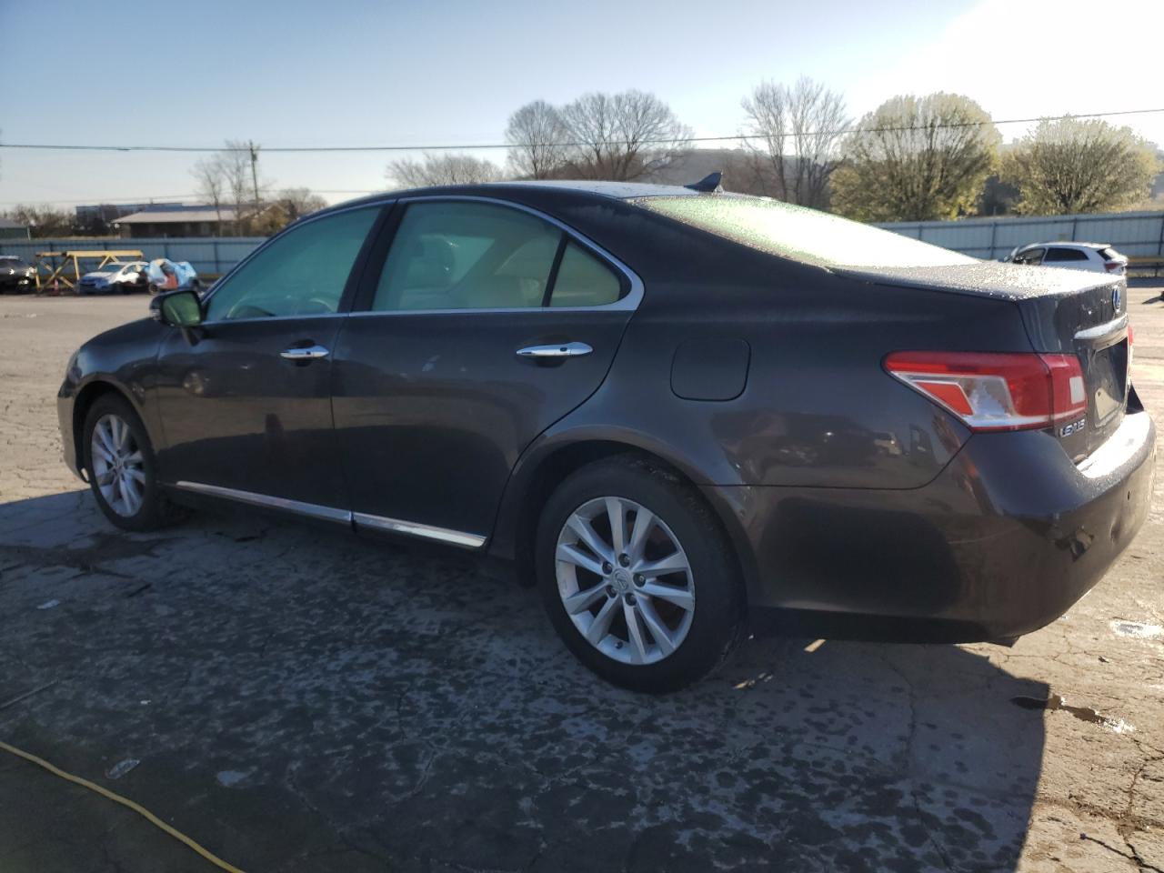 2010 Lexus ES - Image 2