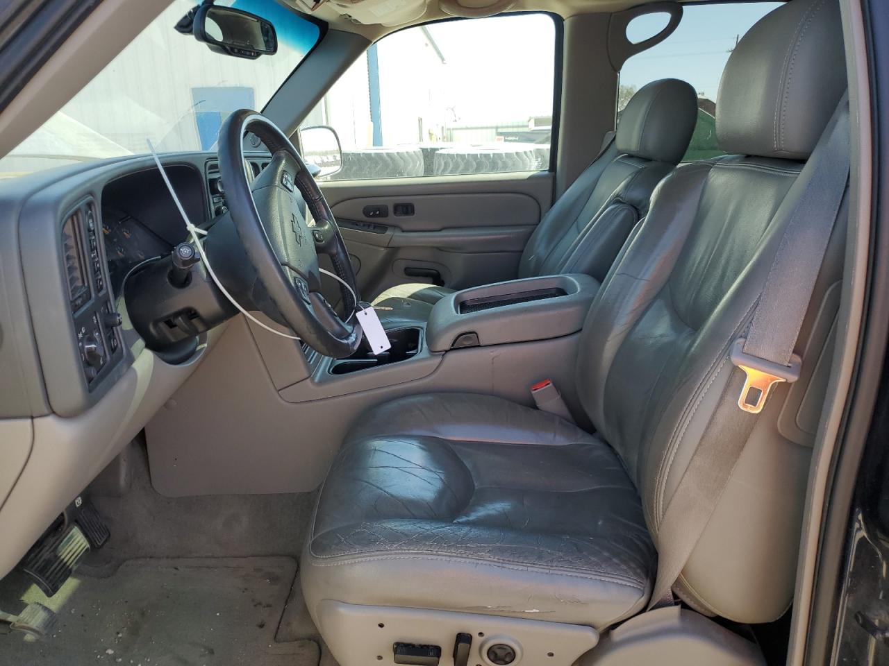2004 Chevrolet Tahoe - Image 7