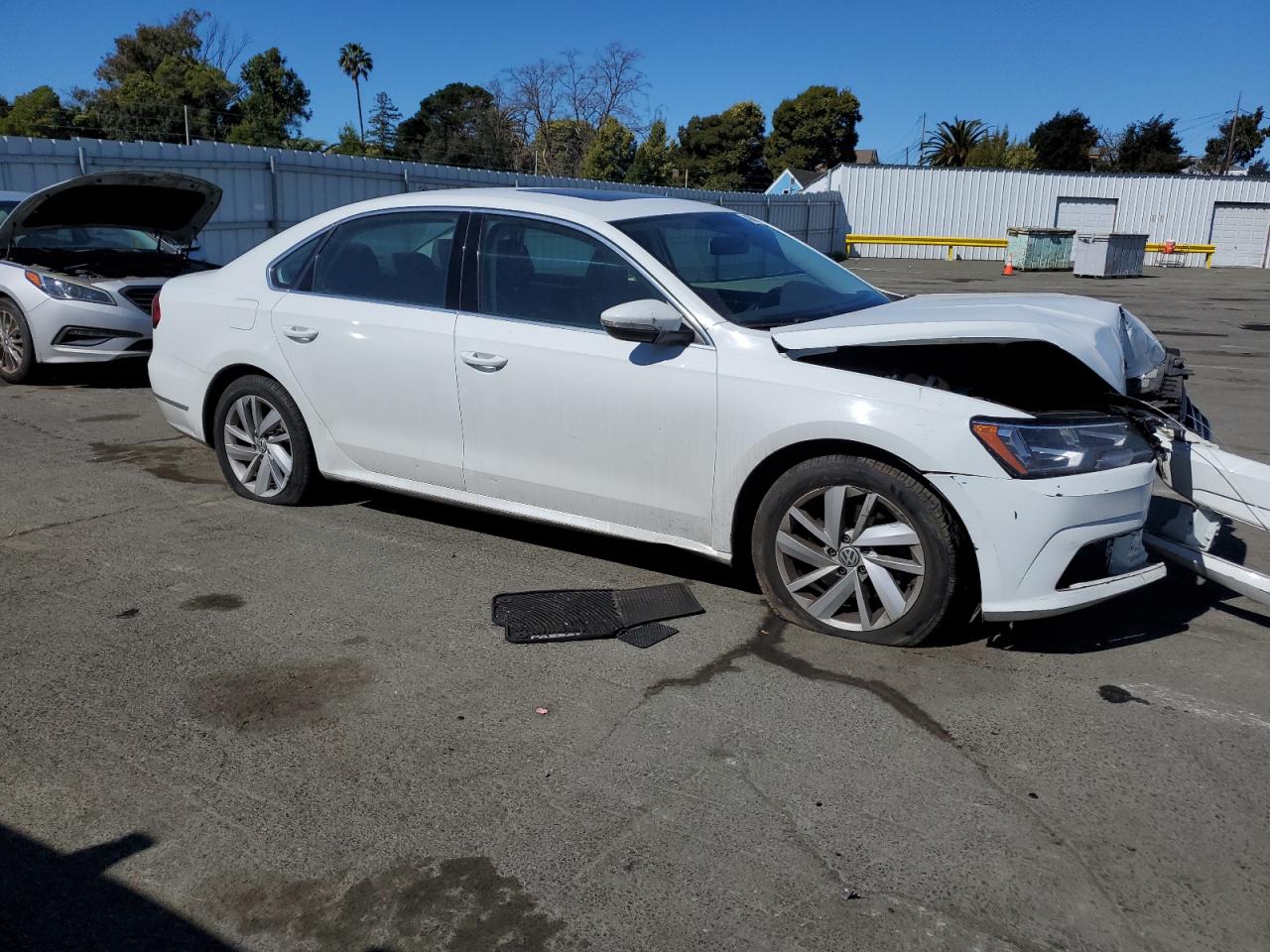 2018 Volkswagen Passat - Image 4