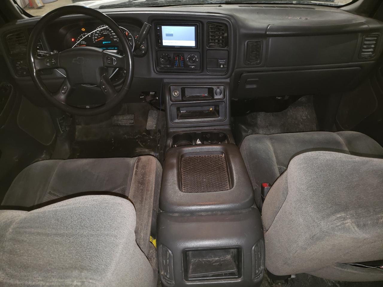 2004 Chevrolet Silverado - Image 8