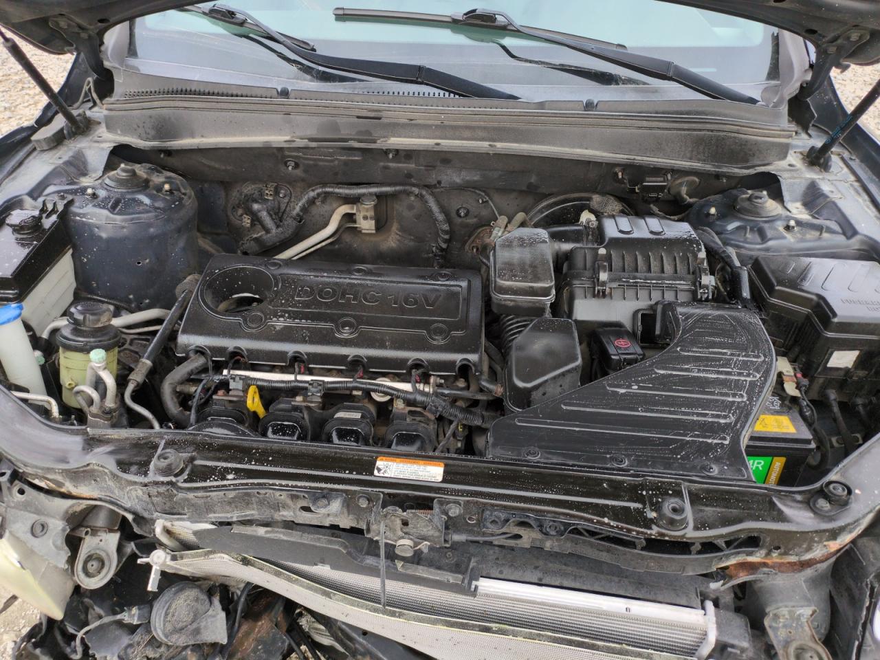 2010 Hyundai Santa Fe - Image 11