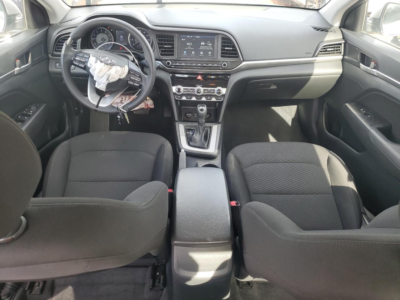 2020 Hyundai Elantra - Image 8