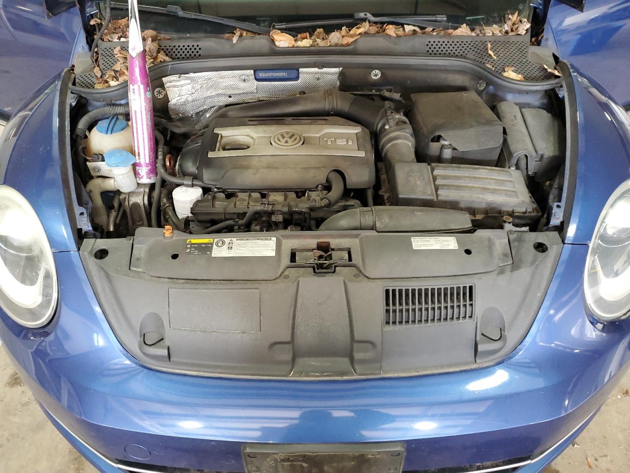 2012 Volkswagen Beetle - Image 13