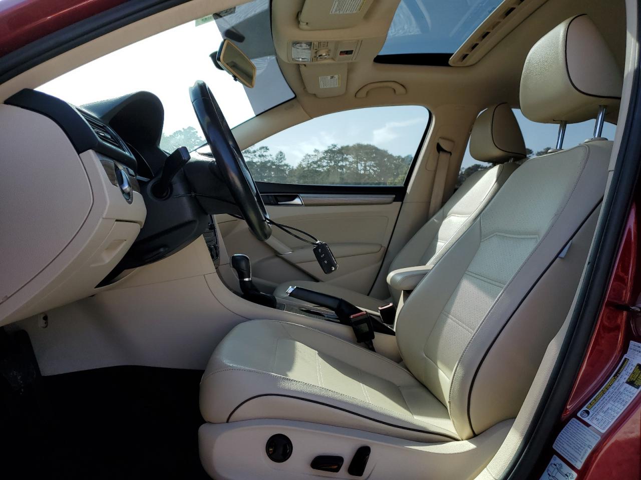 2017 Volkswagen Passat - Image 7