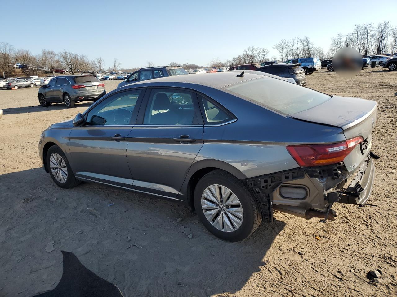 2019 Volkswagen Jetta - Image 2