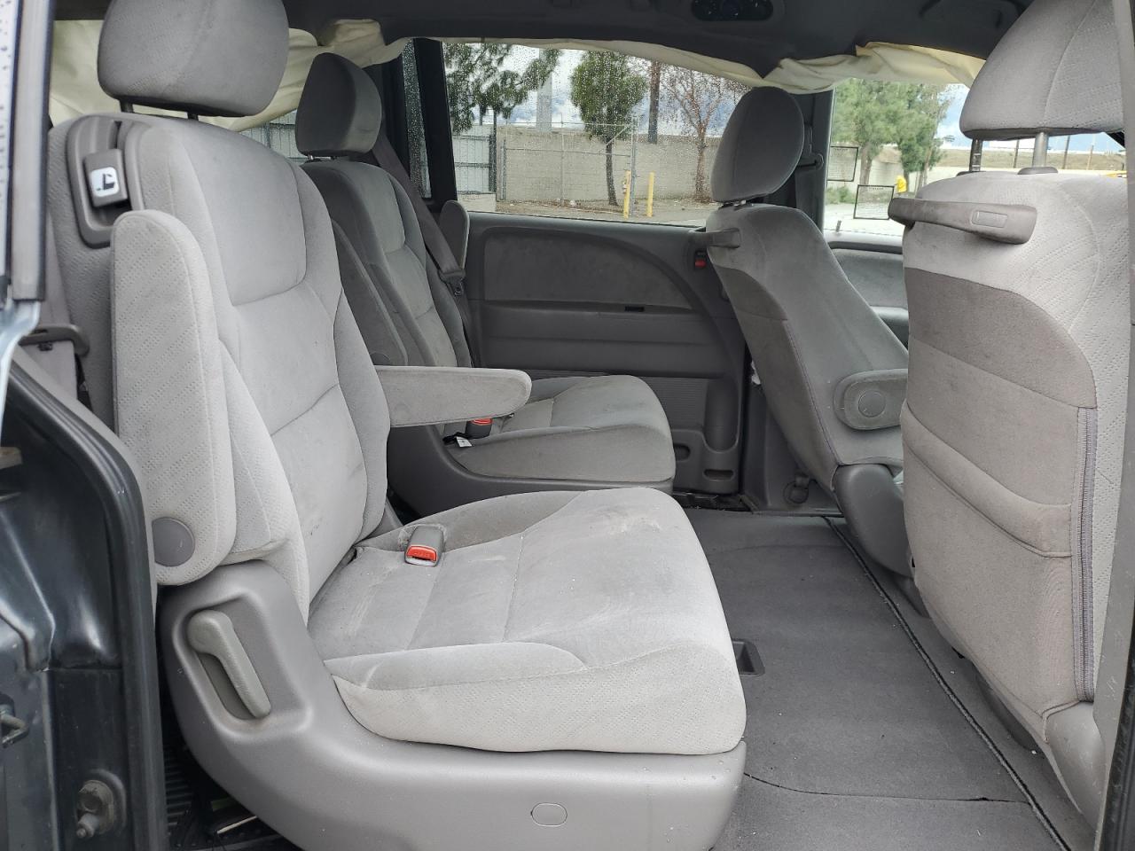 2010 Honda Odyssey - Image 12