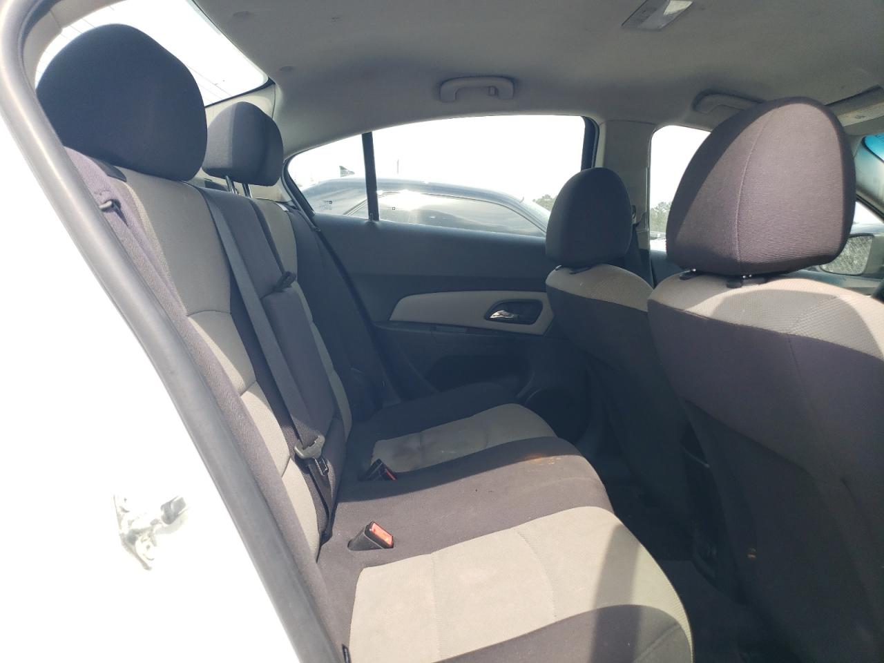 2012 Chevrolet Cruze - Image 10
