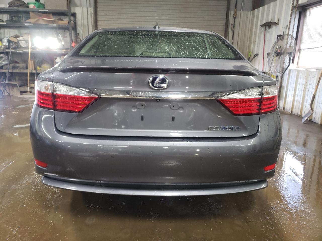 2015 Lexus ES - Image 6