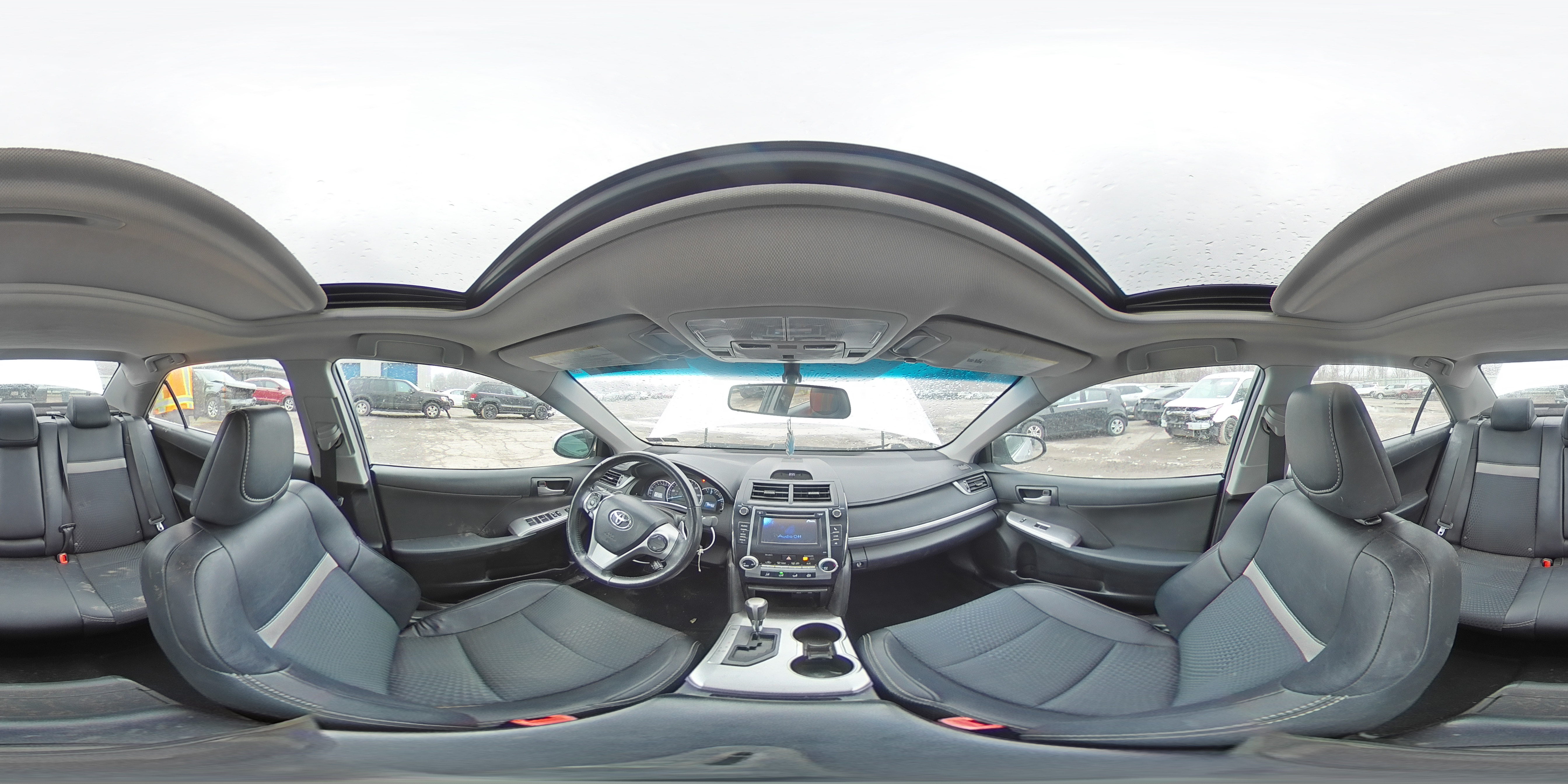 2013 Toyota Camry - Image 15