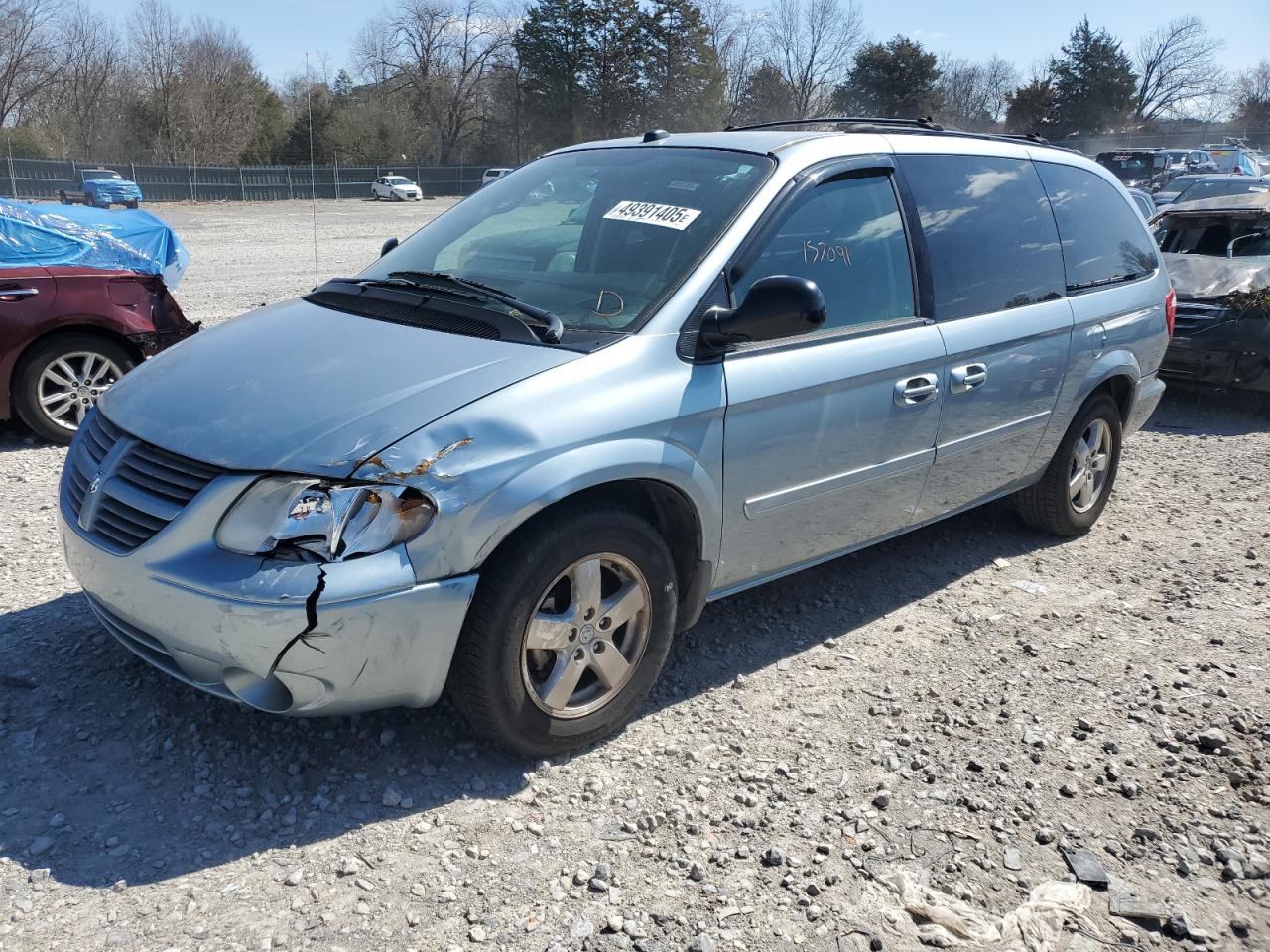 2005 Dodge Caravan - Image 1