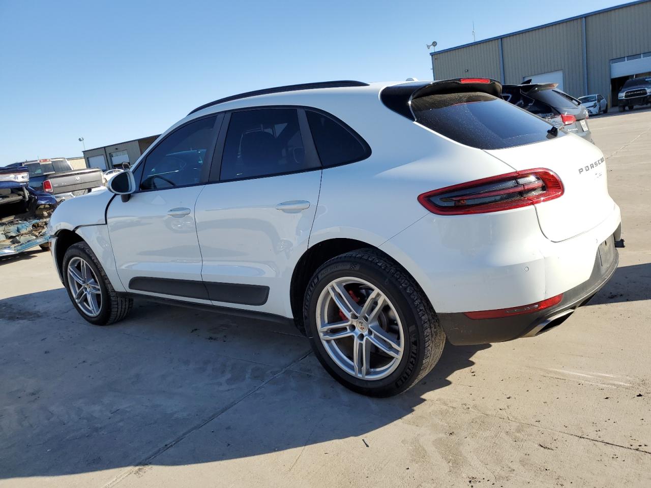 2017 Porsche Macan - Image 2