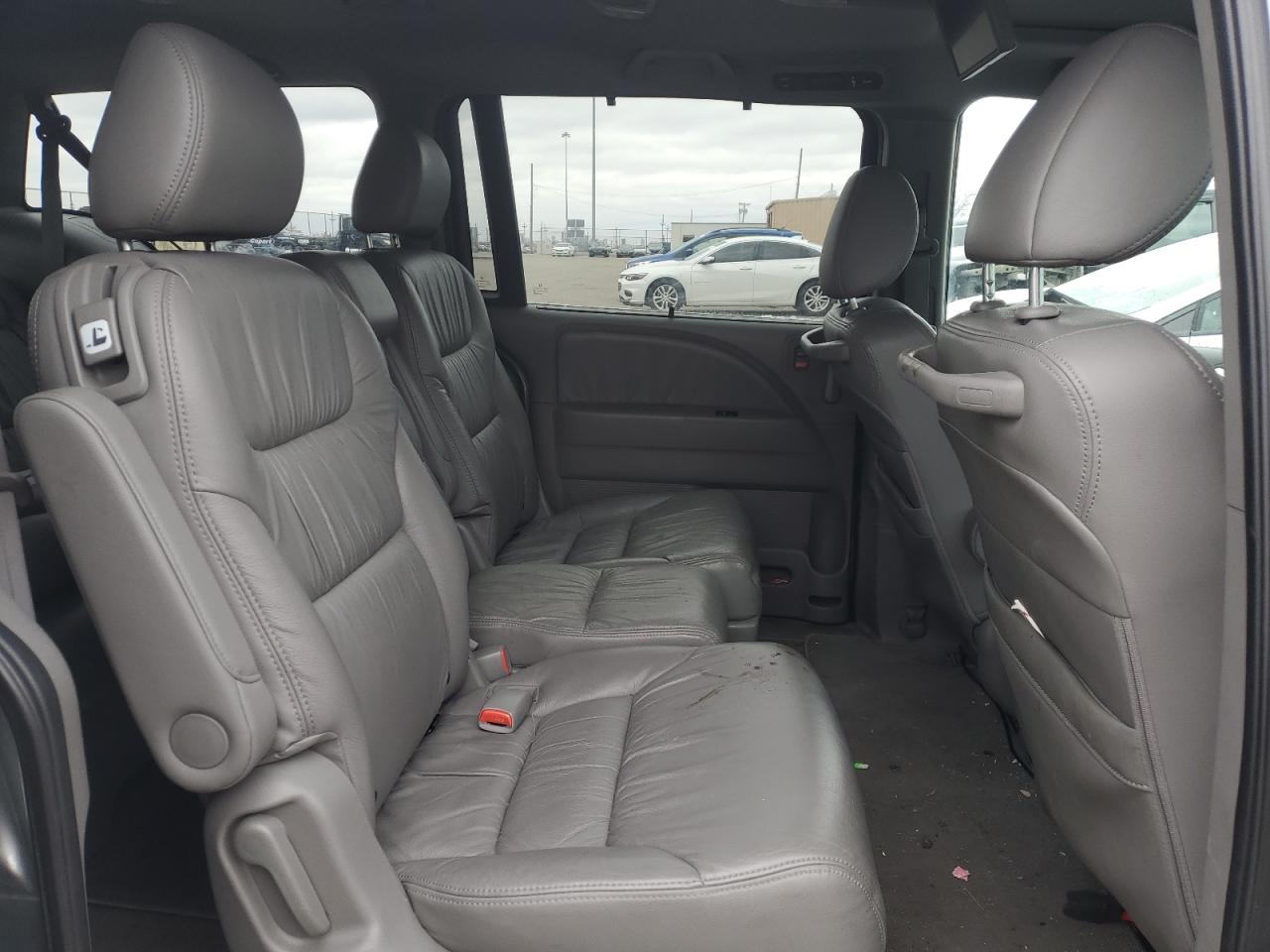 2010 Honda Odyssey - Image 11