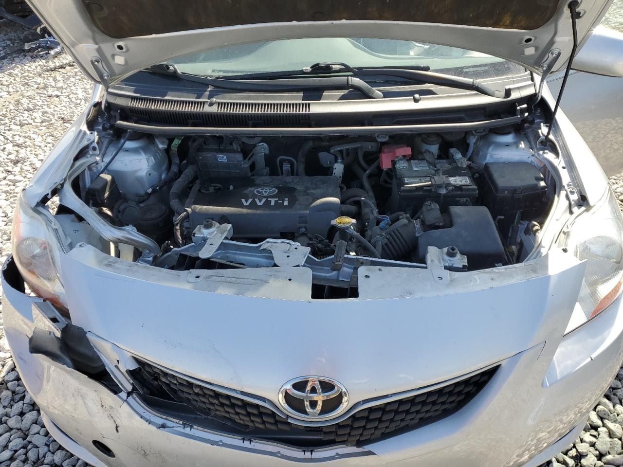 2010 Toyota Yaris - Image 11