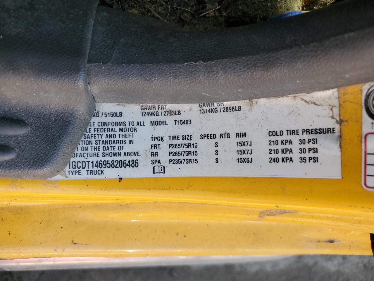 2005 Chevrolet Colorado - Image 12