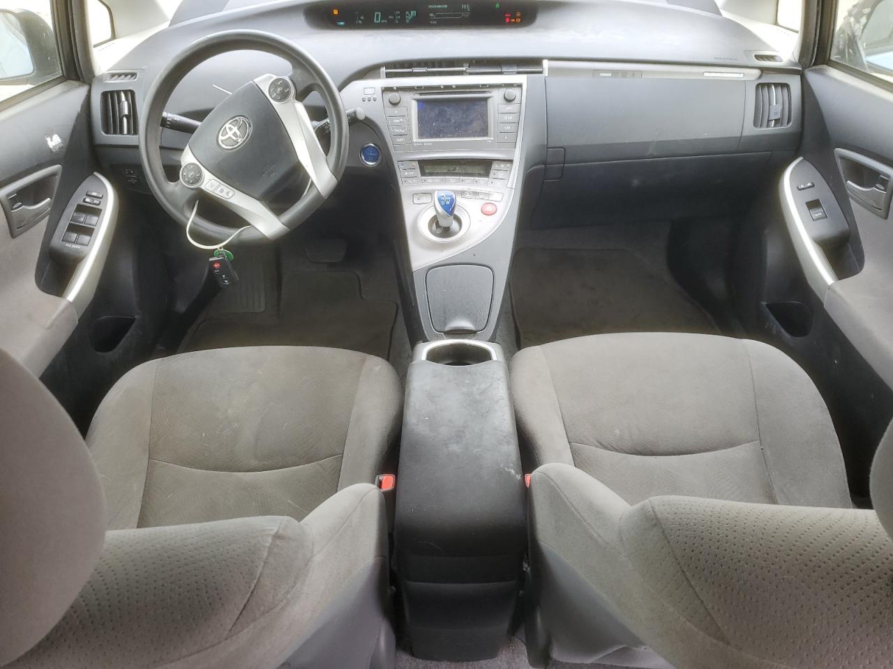 2015 Toyota Prius - Image 8