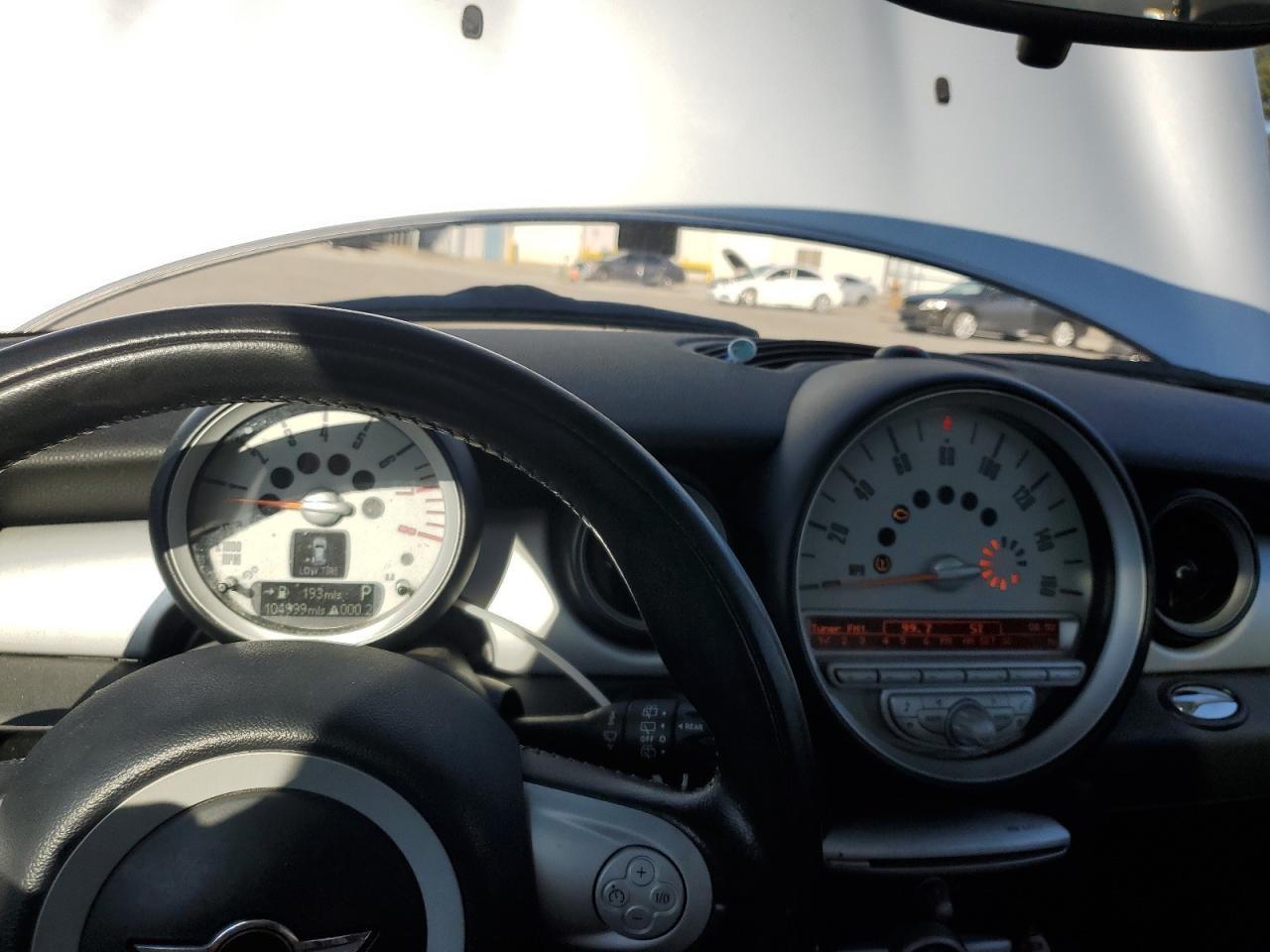 2010 MINI Cooper - Image 9