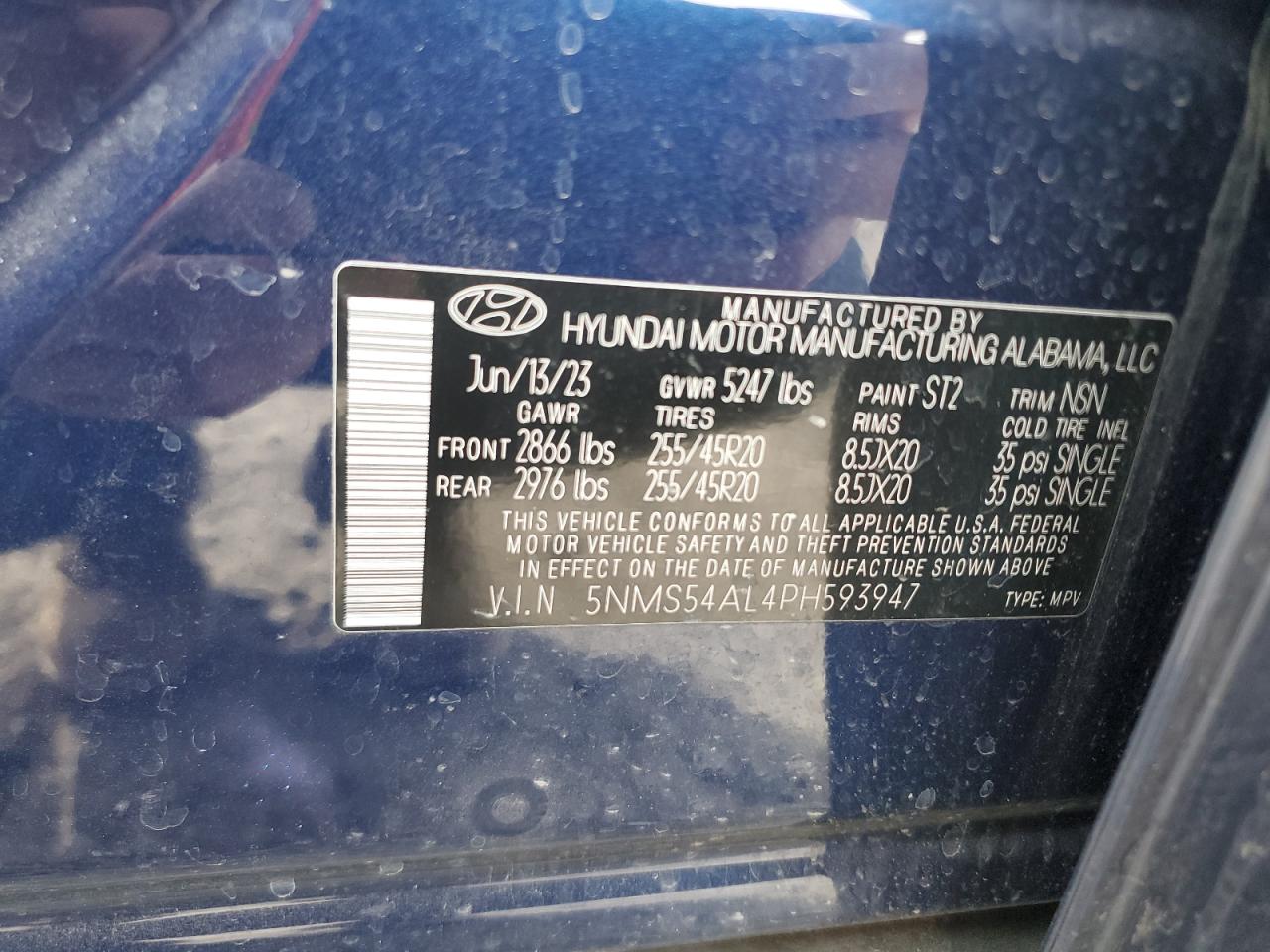 2023 Hyundai Santa Fe - Image 15