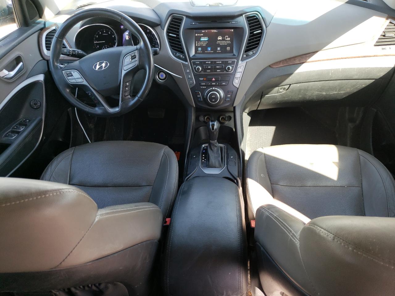 2017 Hyundai Santa Fe - Image 8