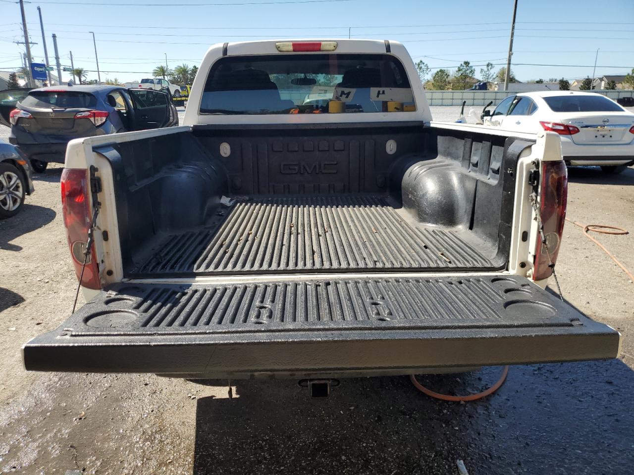 2004 GMC Canyon - Image 6