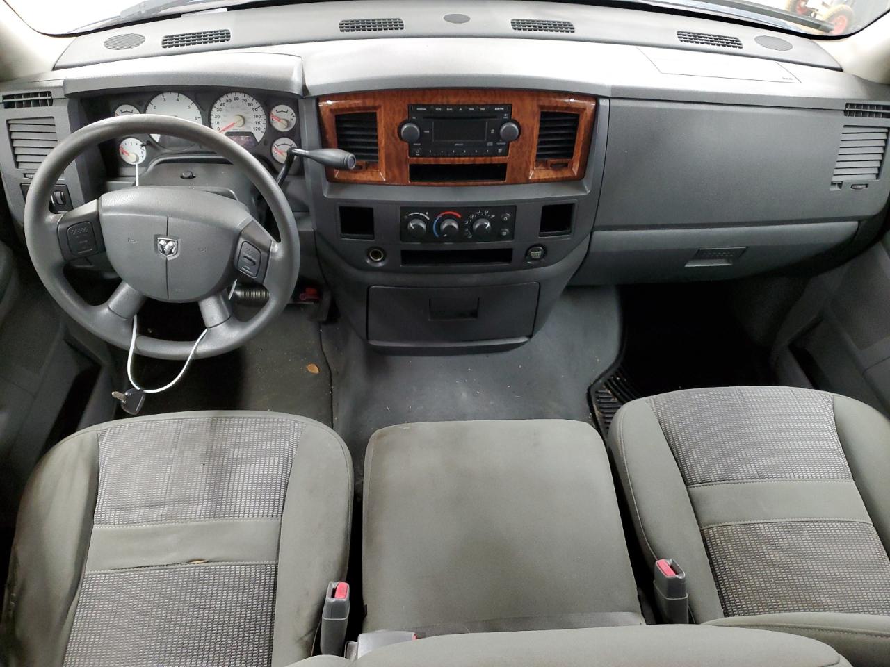 2006 Dodge RAM - Image 8