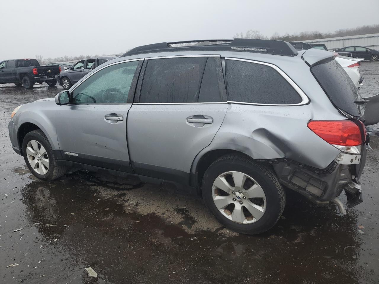 2011 Subaru Outback - Image 2