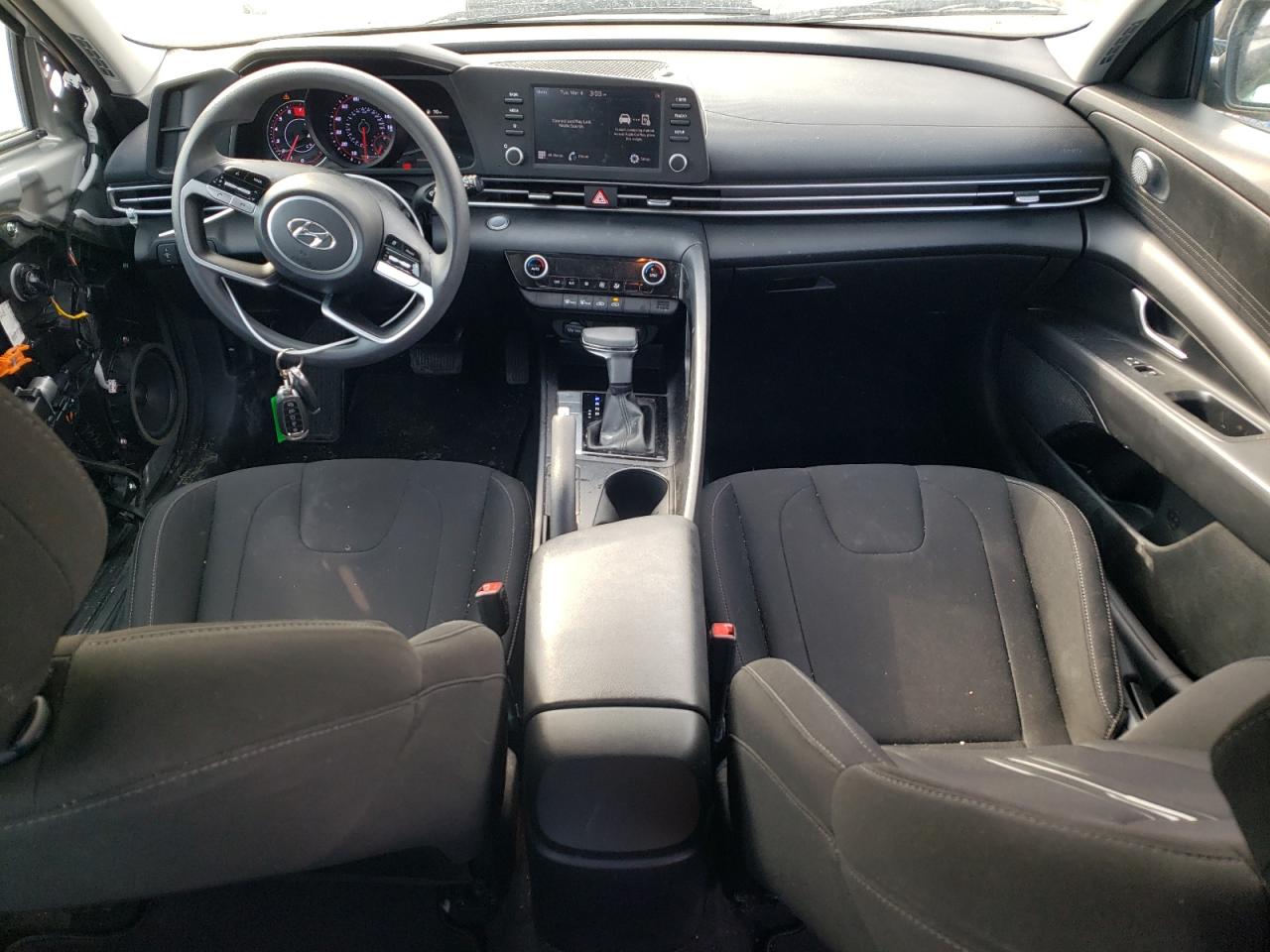 2022 Hyundai Elantra - Image 8