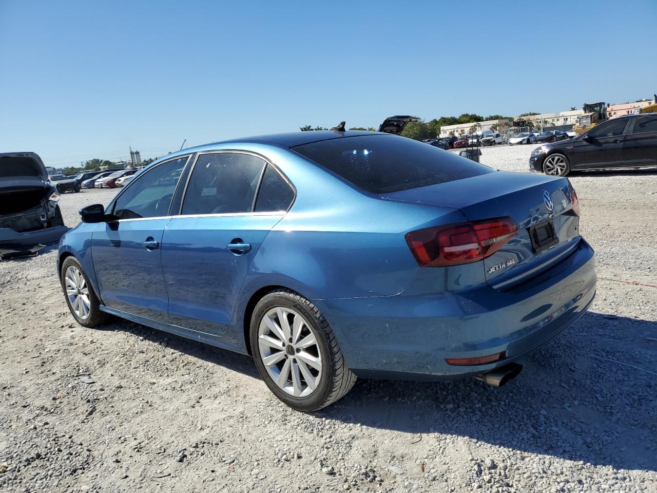 2016 Volkswagen Jetta - Image 2