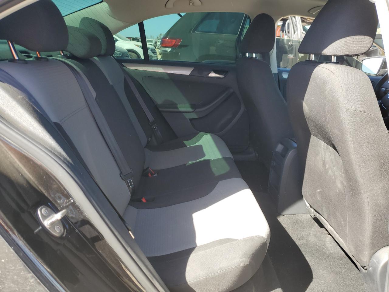2017 Volkswagen Jetta - Image 10