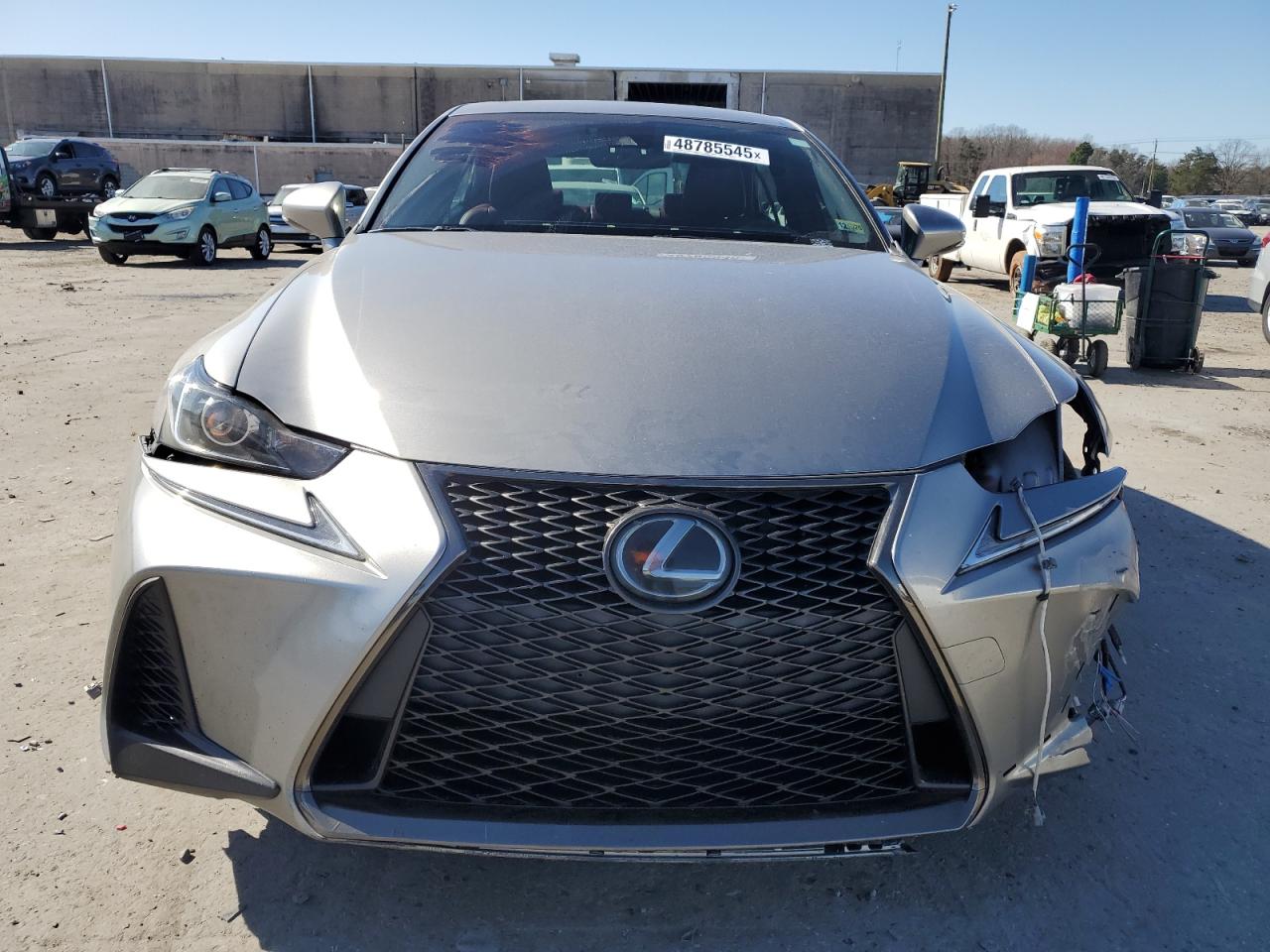 2017 Lexus IS - Image 5
