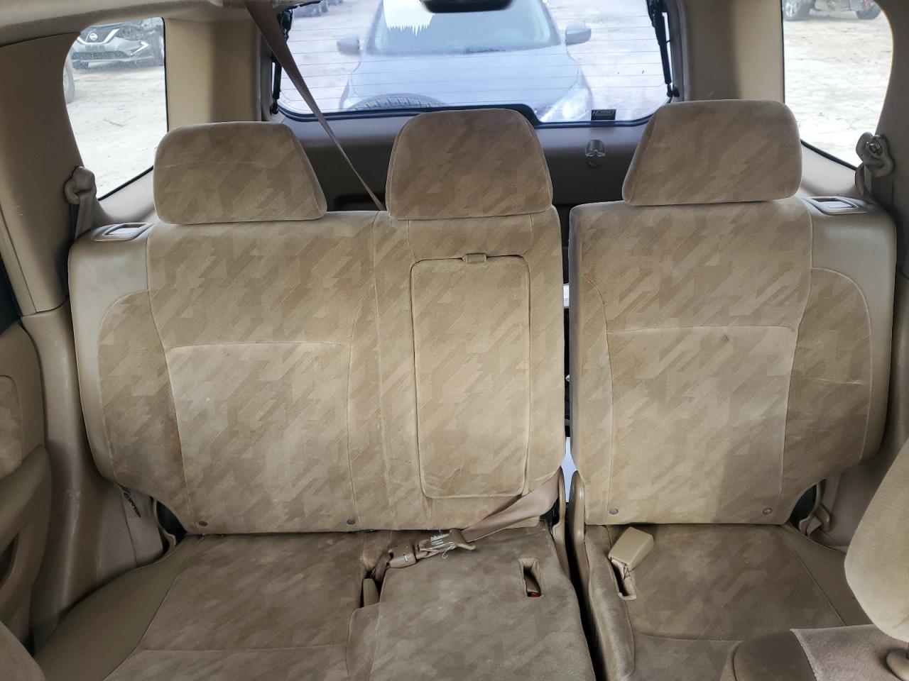 2004 Honda CR-V - Image 10