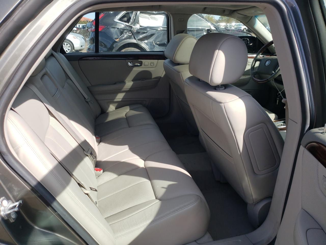 2006 Cadillac DTS - Image 10