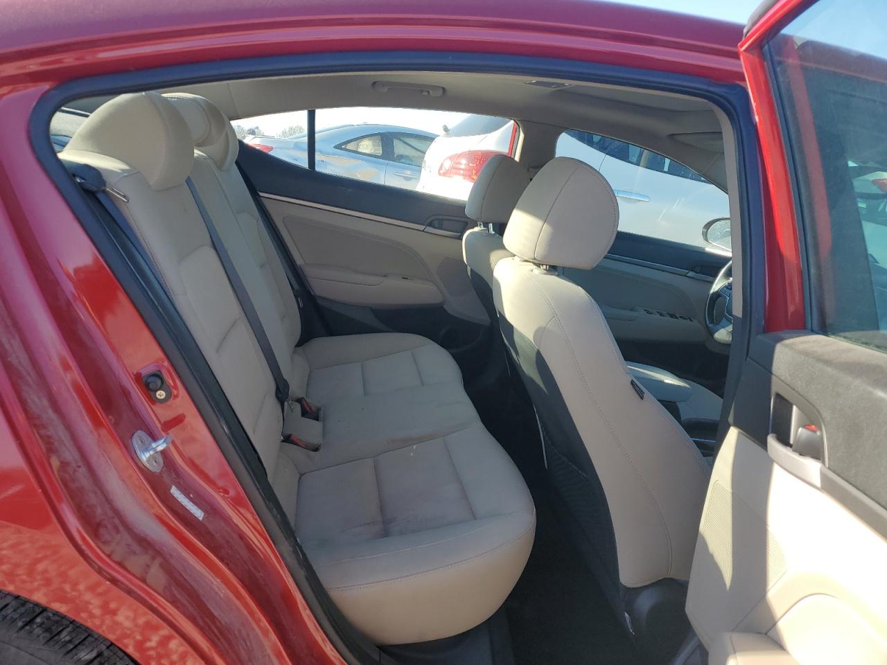 2017 Hyundai Elantra - Image 10