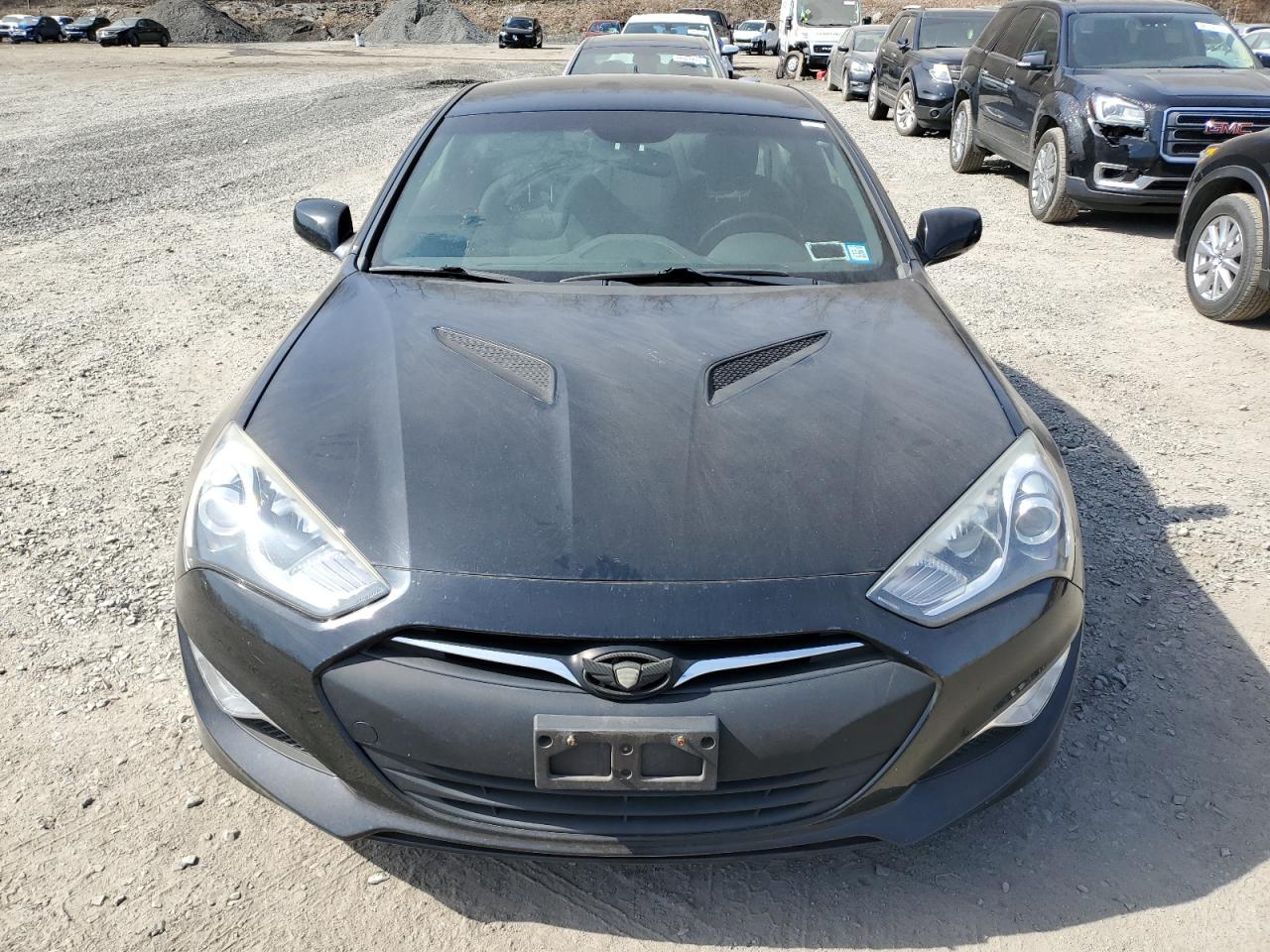2014 Hyundai Genesis - Image 5