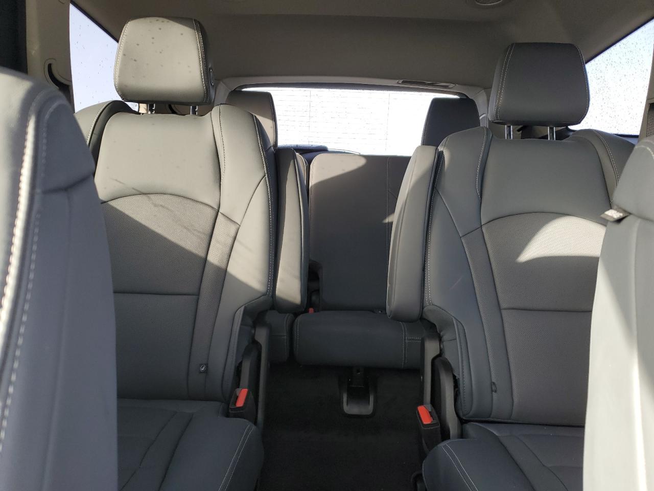 2018 Buick Enclave - Image 10