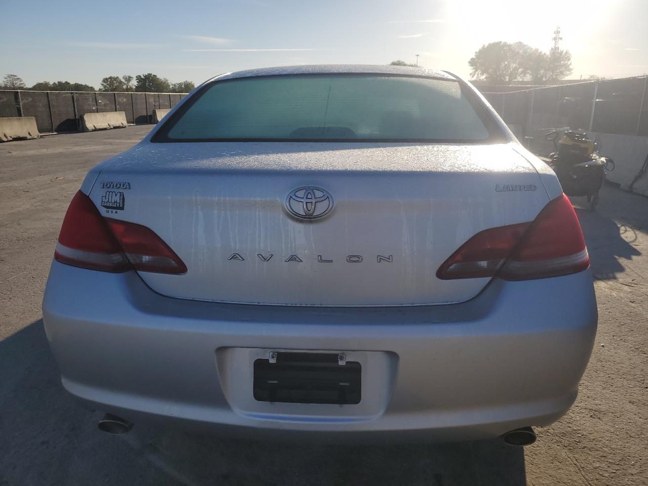 2008 Toyota Avalon - Image 6