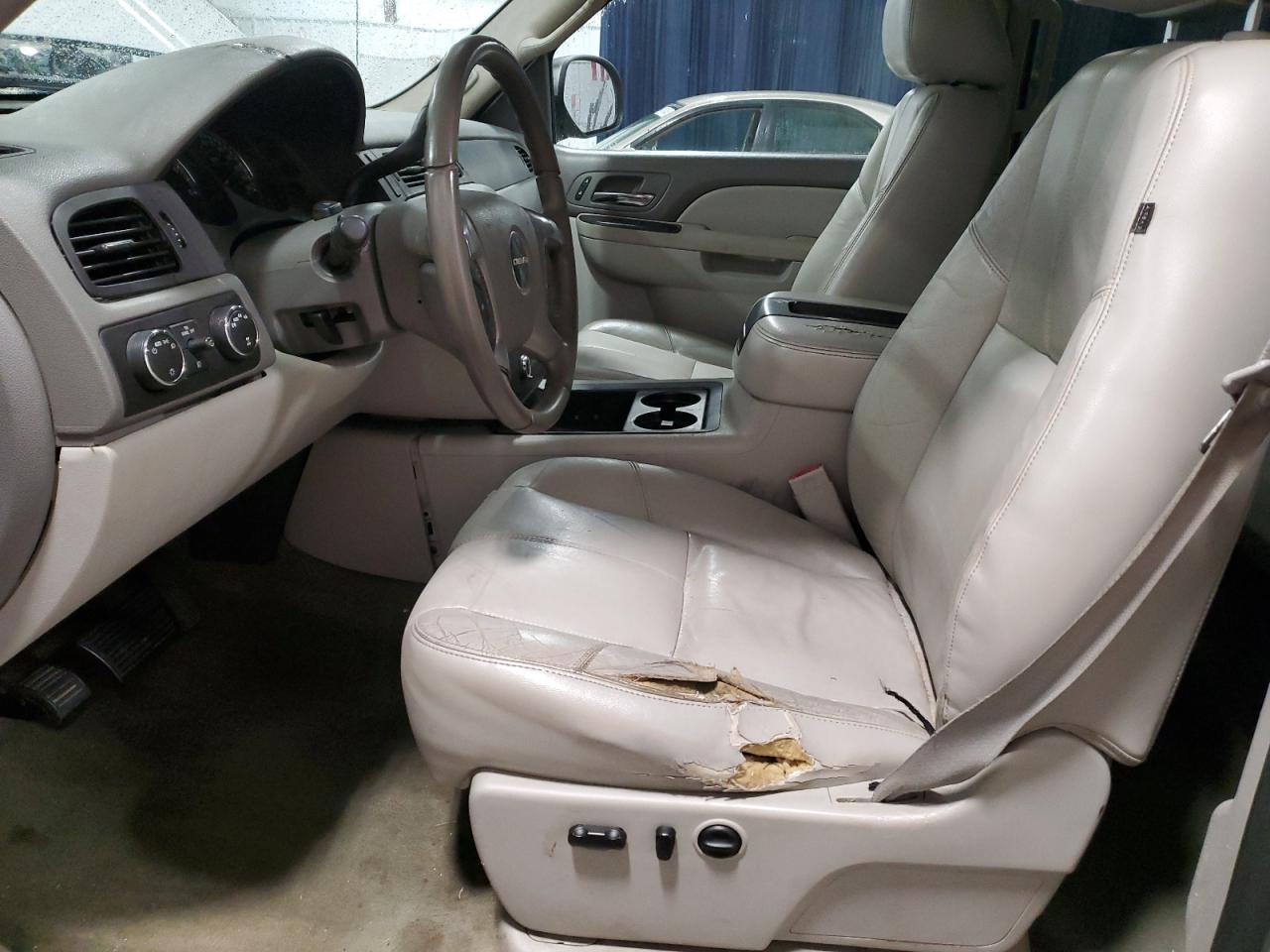 2011 Chevrolet Silverado - Image 7