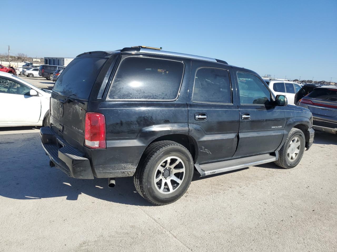 2003 Cadillac Escalade - Image 3