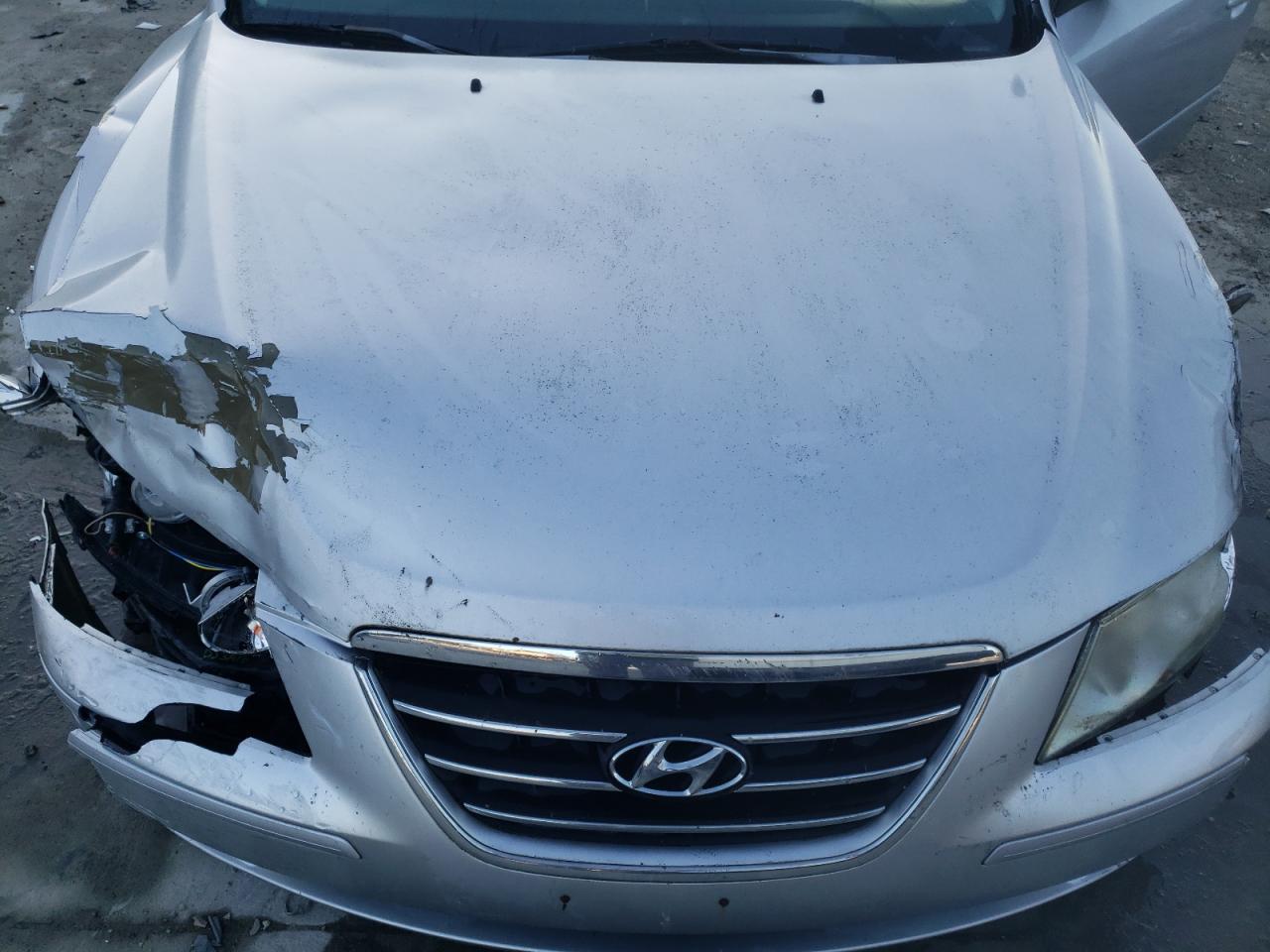 2009 Hyundai Sonata - Image 11