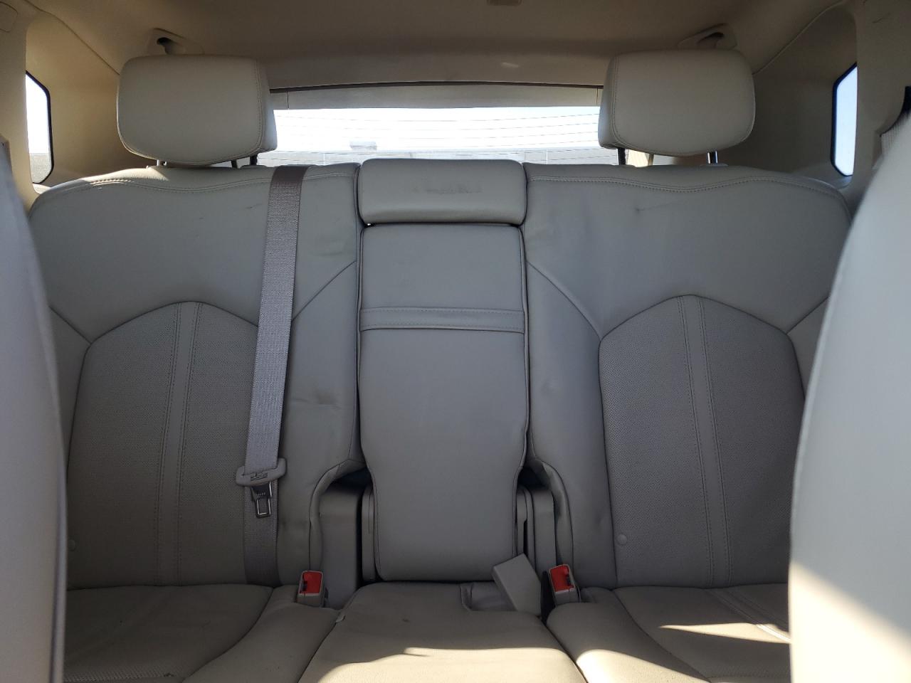 2016 Cadillac SRX - Image 10