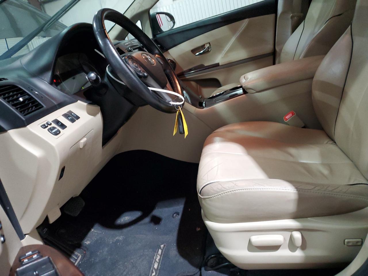 2014 Toyota Venza - Image 7