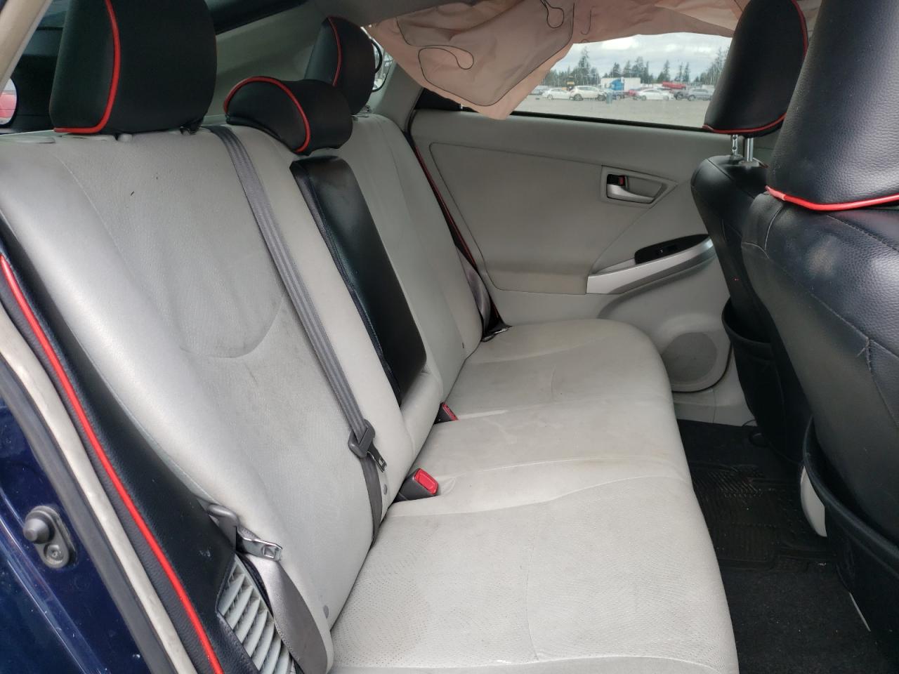 2014 Toyota Prius - Image 10