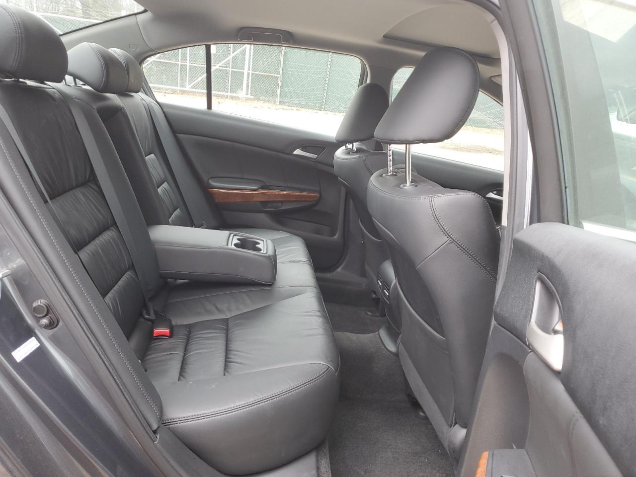 2011 Honda Accord - Image 10