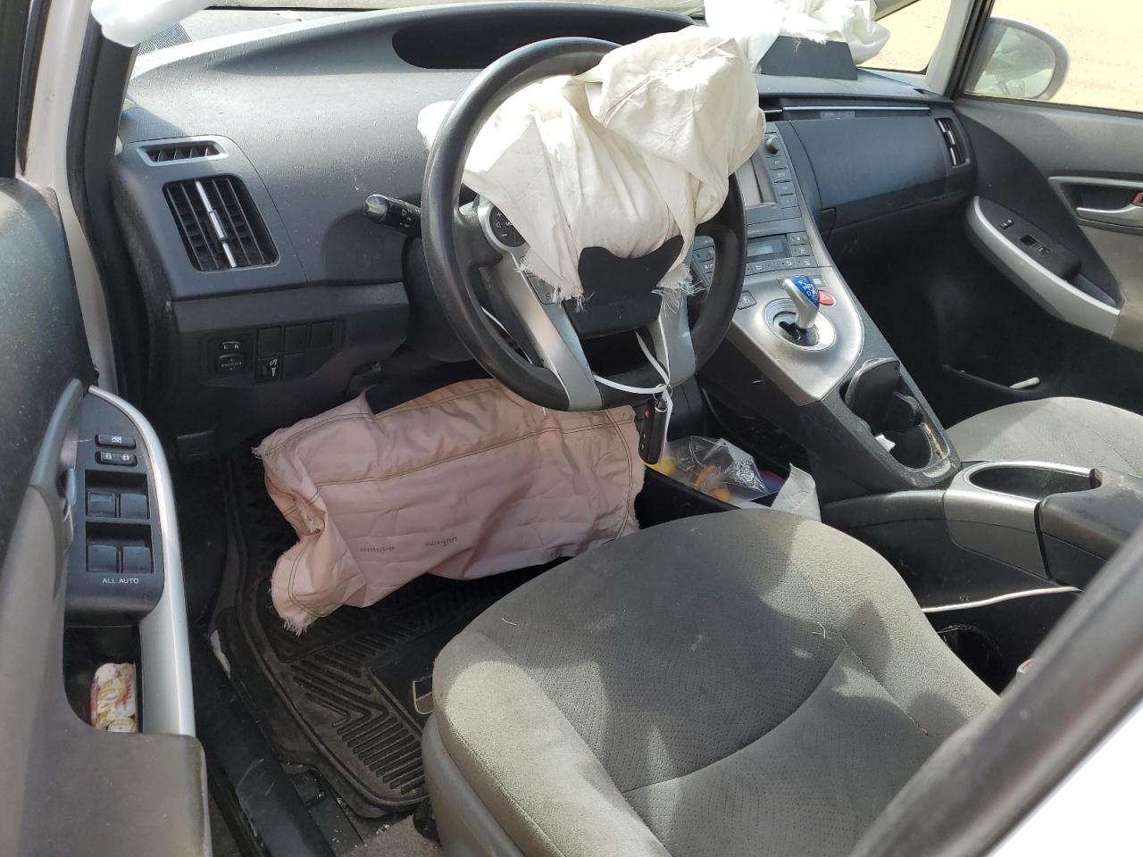 2014 Toyota Prius - Image 8