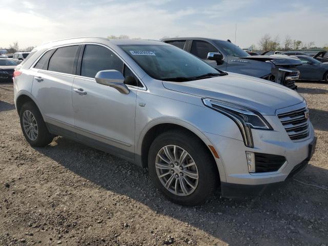  CADILLAC XT5 2018 Srebrny