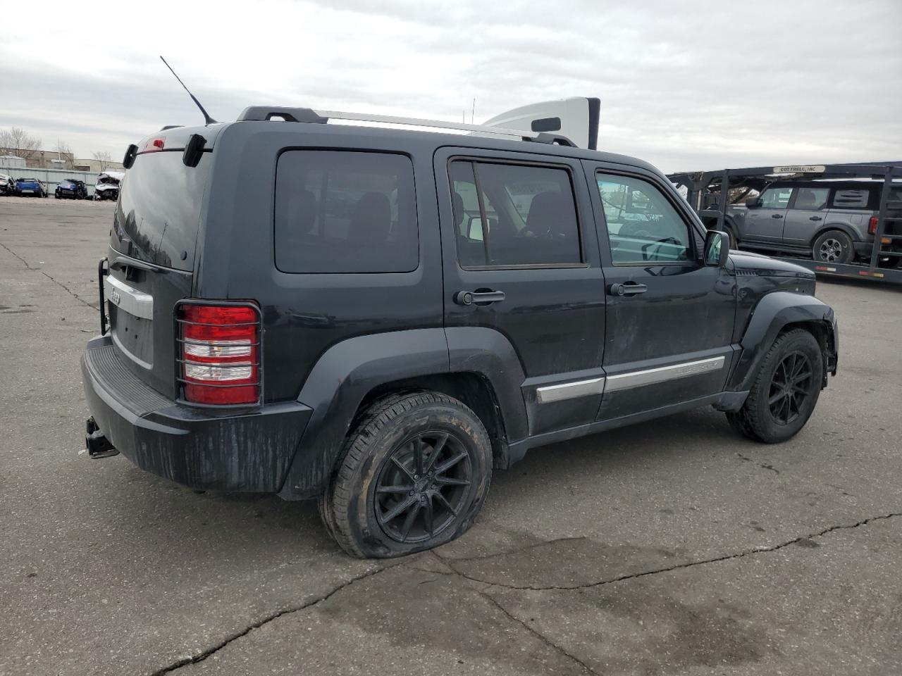 2011 Jeep Liberty (North America) - Image 3