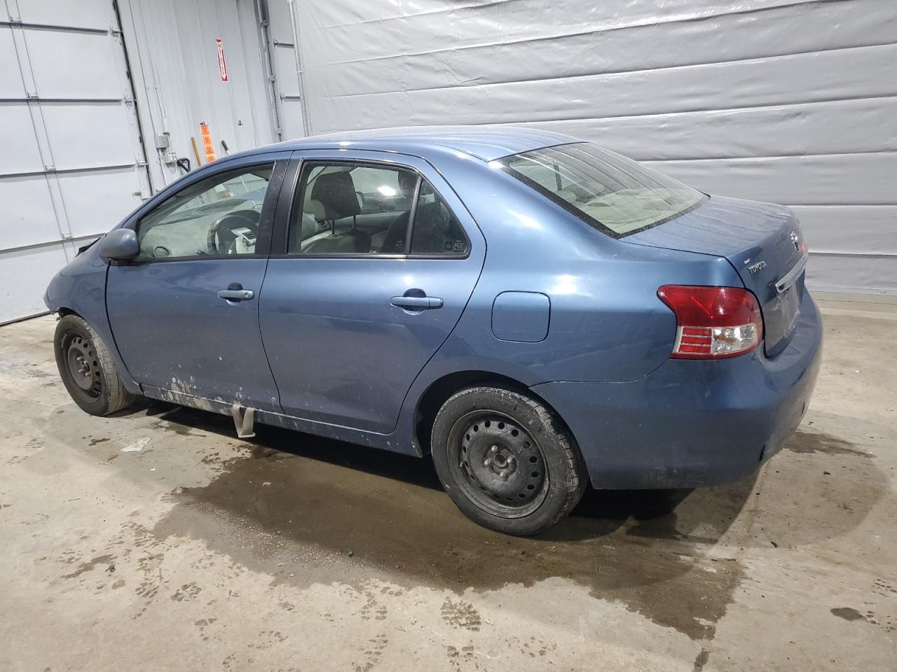 2009 Toyota Yaris - Image 2